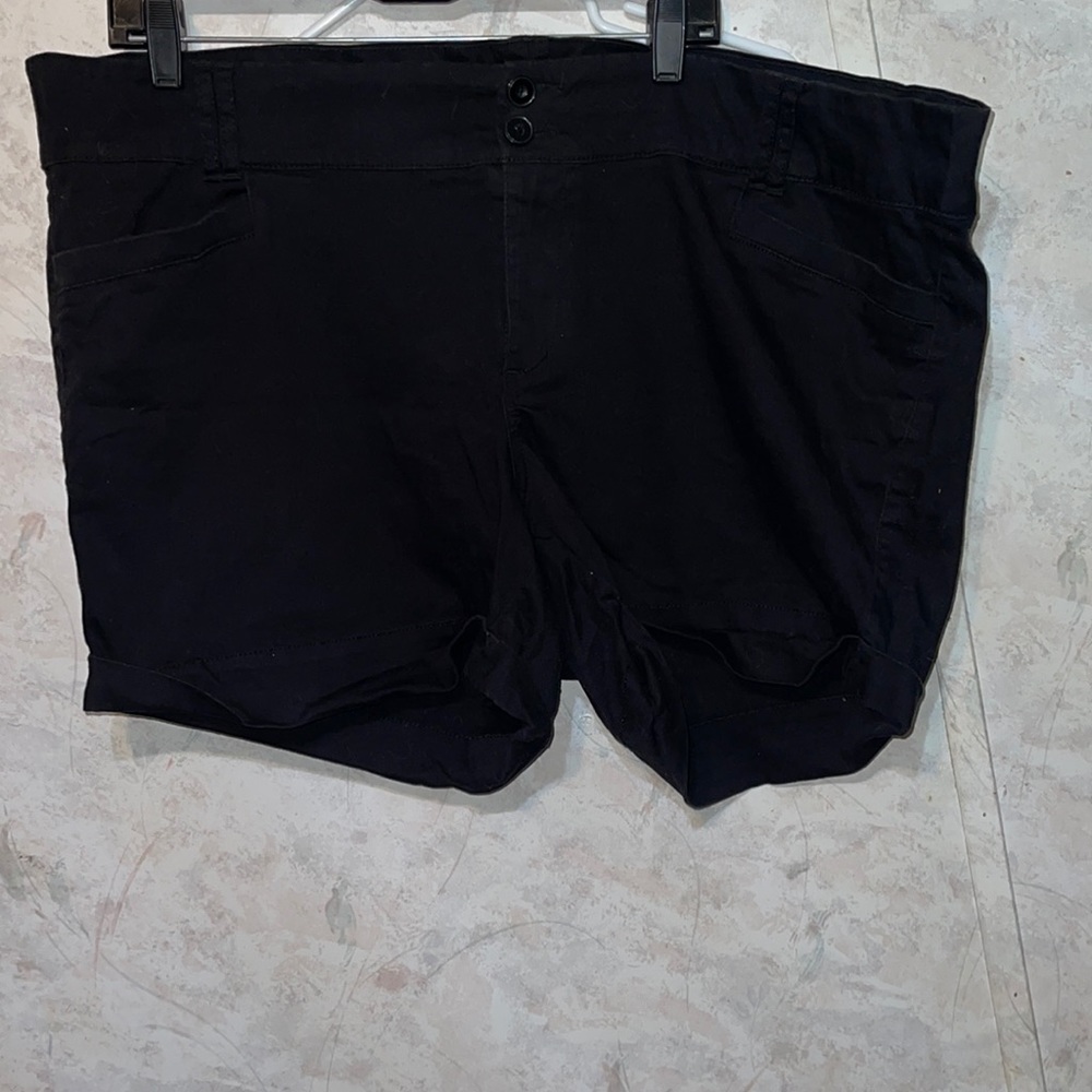 Black shorts plus size 24